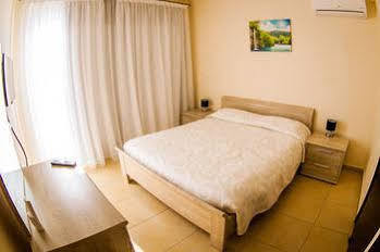 New Day Apartments Paphos Kültér fotó