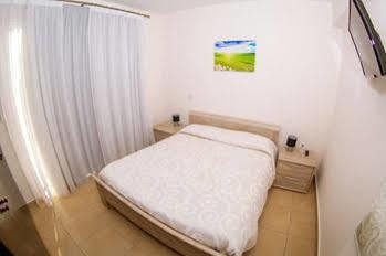 New Day Apartments Paphos Kültér fotó